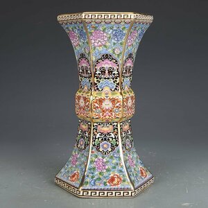 景徳鎮　清時代　乾隆　花瓶　六方花瓶　琺瑯彩　粉彩 磁器　置物　装飾　収蔵　コレクション