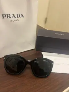 PRADA ブラック キャットアイ サングラス