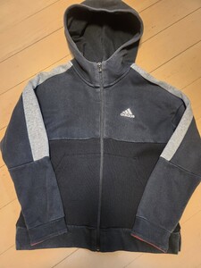 ☆アディダス　adidas　パーカー　140☆