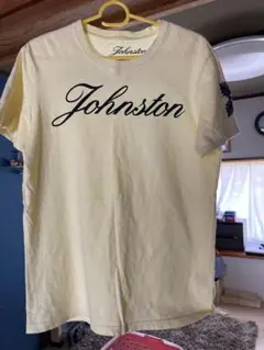 JOHNSTONのTシャツ