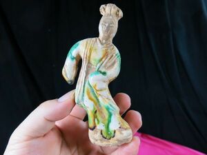 d 唐三彩婦人俑①　小　唐時代　遺跡発掘品　中国　/　副葬品　墳墓　シルクロード　明器　埋蔵文化財　素焼き　洛陽