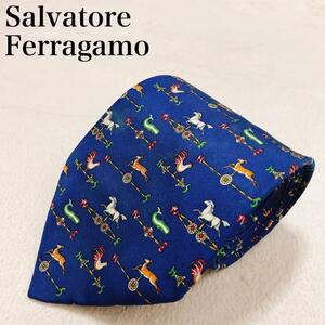 Salvatore Ferragamo サルヴァトーレフェラガモ ネクタイ シルク イタリア製 総柄 動物柄 高級感 ゴージャス エレガント ネイビー V37