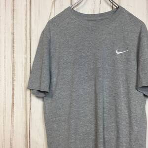 【ナイキ 半袖ロゴ刺繍Tシャツ】海外サイズ M グレー L相当 NIKE 古着 [220420-055]