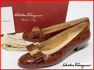 即決 Salvatore Ferragamo フェラガモ 6.5≒23.5cm パンプス 型押し 茶 ブラウン レディース F