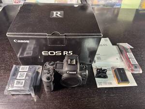 中古『EOS Ｒ５ ボディ（箱付き）傷あり』