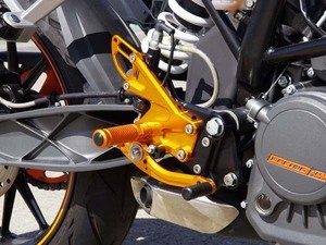 ベビーフェイス KTM 125/200 DUKE 用バックステップキット