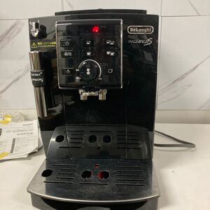 q デロンギ DeLonghi デロンギ マグニフィカS コンパクト全自動エスプレッソマシン コーヒーメーカー　コーヒーマシン　格安売り切り！