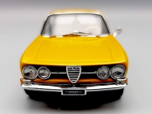 Ж 稀少色 AUTOart 1/43 アルファロメオ Alfa Romeo 1750 GTV 1967 Veloce ヴェローチェ Ochre Yellow 黄土 車のみ / GTA Giulia Giulietta