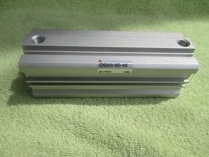 SMC シリンダ　CDQ2A32-85D-A93　※新古品　　V-159