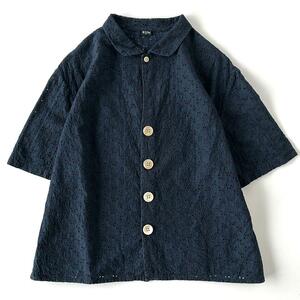 45R 定価4.7万円 タペットカットワークの四角ブラウス 綿100％ 紺 サイズ2 M相当 R刺繍 ボタン刻印 フォーティーファイブアール 日本製