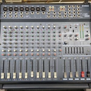 △723△ ジャンク品 通電確認のみ YAMAHA ヤマハ パワードミキサー EMX3000 ケース付き