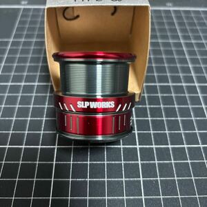 ② DAIWA ダイワ LT TYPE-α 2500 S スプールSLP WORKS 美品　レッド