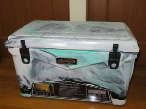 ディーライト アイスランド クーラーボックス Deelight iceland Cooler Box 45QT / 42.6L　　グリーンホワイトブラックカモ