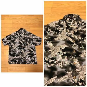 良品☆Authentic Hawaiian sportswear／サイズ3L小さ目　和柄・半袖レーヨンアロハシャツ　鷹&桜？梅？総柄　スカジャン模様 希少.黒系色