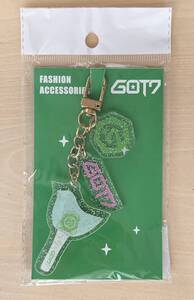 キーホルダー　ガットセブン GOT7 のアクリル製チェーンホルダー