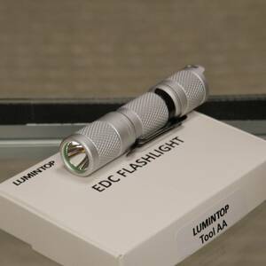 Lumintop TOOL AA 2.0　 【LEDカスタマイズ品】　ルミントップ　ルミナス　SST-20　フラッシュライト