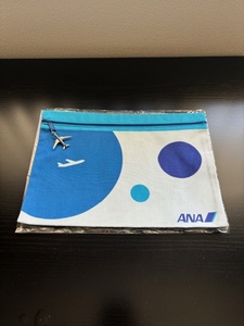 ★レア　新品未使用　非売品★ANA　全日空　カーゴ　トラベルポーチ　ポーチ　バッグ　チャーム付き　ノベルティ　ボーイング　787