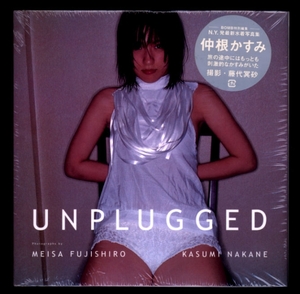 ★送料無料!即決★未開封新品 仲根かすみ写真集「UNPLUGGED」