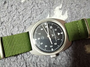 アンティーク　軍用時計　IWC　手巻き　ベトナム戦争　ミリタリーウォッチ　ヴィンテージ　メンズ　腕時計　アメリカ軍　カーキ　仕官支給