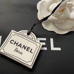 CHANEL チャーム　バッグ型　Paris /1個