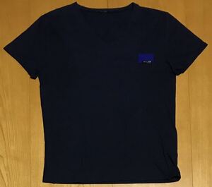 【 Miu Miu Navy Blue Cotton T-shirt for Men 】ミュウミュウ プラダ Prada Italy Mascherina イタリア製 Vネック Tシャツ Hedi Slimane