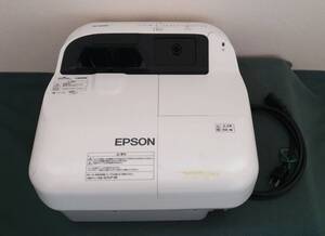 EPSON　超短焦点 液晶プロジェクター　EB-590WT、ランプ 高 2004H,低 44H、明るさ 3300lm