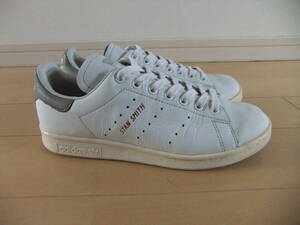 25.0 US7 本革 スタンスミス 白灰 金ロゴ STAN SMITH APC 美品 REAL LEATHER