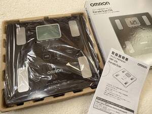 乗るだけですぐに測定開始！簡単操作＆充実機能★新品【OMRON/オムロン】体重体組成計★