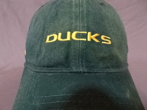 激レア USA購入【NEWERA】製 【9TWENTY】USカレッジ オレゴン大学ダックス【OREGON DUCKS】ロゴ刺繍入りキャップ 中古品