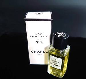 【残量多】 CHANEL EAU DE TOILETTE No19 CHANEL PARIS シャネル オードゥトワレット 19ml 香水