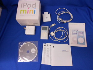 (T16727) APPLE A1051 iPod min シルバー・ジャンク品・電源アダプタ・コネクタ・初期化してません。アイポッドミニ