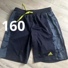 160 adidas アディダス　ハーフパンツ