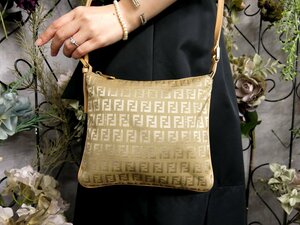 ●超美品●FENDI フェンディ●ズッキーノ●キャンバス カーフ レザー 本革●ショルダー バッグ●ベージュ系●G金具●斜め掛け●Js51955