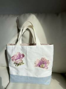 ハンドメイドトート、お花の刺繍のアップリケ