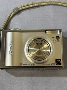 【D112】FUJIFILM FinePix F11 シルバー デジタルカメラ