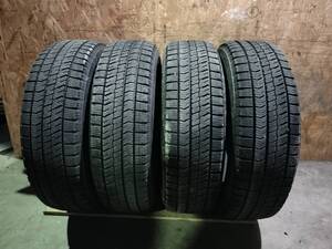 ブリヂストン　BLIZZAK　VRX2　１７５/６５R１５　２０１９年製造　バリ溝　アクア　フィット