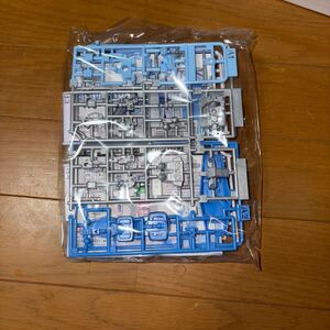 【未開封】新品　EG 1/144 ガンダム　スノーイメージカラー　機動戦士ガンダム　ガンプラ　エントリーグレード バンダイ