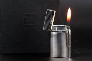 【超美品】S.T.Dupont デュポン ライン2 シルバー 快音 高級ガスライター 着火確認済み 喫煙具 煙草【OO7】