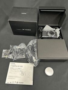 ★極上品★ フジフィルム FUJIFILM FinePix X100 シルバー/FUJINON ASPHERICAL LENS 23mm f2 レンズ コンパクトデジタル　元箱付き