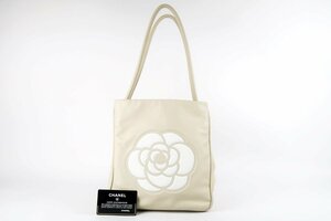 【美品】CHANEL シャネル ラムスキン カメリア CHANELロゴ トートバッグ オフホワイト【OG65】