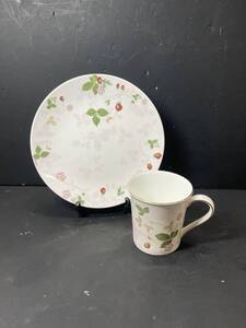 ★コレクター必見 WEDGWOOD WILDSTRAWBERRY ウェッジウッド マグカップ プレート セット 洋食器 茶器 ケーキ皿 コレクション Ni289