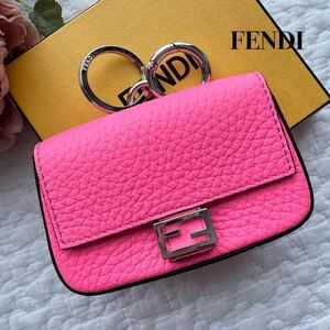 新品■フェンディ FENDI ナノ バケット バッグチャーム ポーチ レザー ピンク 袋 箱付