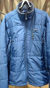 Patagoniaパフジャケット L ネイビー　83990 中古　メンズパタゴニア中綿ジャケット L 紺　