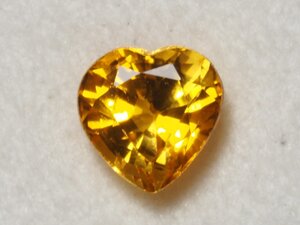 天然サファイア ルース 0.390 ct、ソーティング付、ケース入り