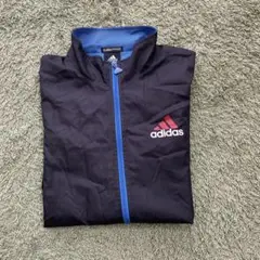 adidas ウインドブレーカー