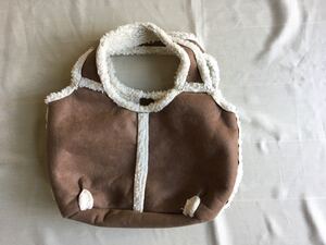 ★フェイクムートンのバッグ★もこもこ★美品★横４４×深さ２７×マチ１８