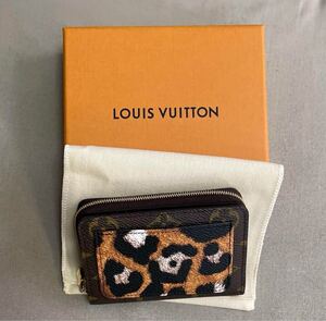 【伊勢丹新宿　限定販売　完売】LOUIS VUITTON ヒョウ柄 二つ折り財布 モノグラム ラウンドファスナー ジッピー