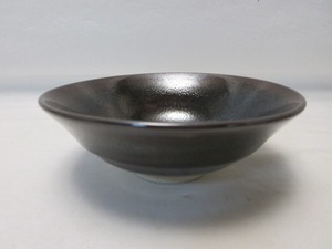 I04059 【 ほぼ未使用 茶道具 黒 平茶碗 陶印 清 箱無 】 検) 作家物 茶器 茶碗 お点前 茶事 茶会 和物 茶の湯 おもてなし 在銘 ⅰ