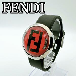 【美品】FENDI フェンディ　ブースラ 腕時計　女性　男性　 8010 赤文字盤 クオーツ　レディース　メンズ　ウォッチ　レッド　ラバーバンド