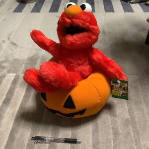 レア セサミストリート スーパージャンボ ハロウィン ぬいぐるみ エルモ Sesame Street Elmo Halloween カボチャ 非売品 プライズ 新品